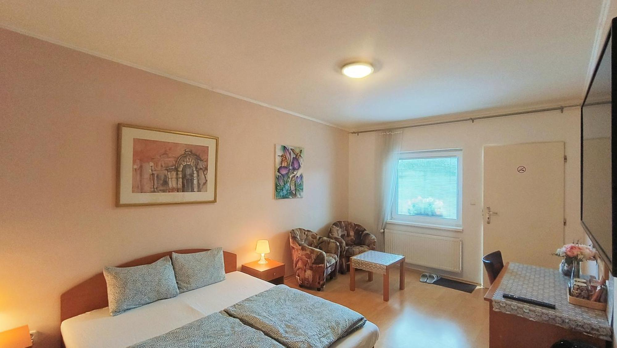 Cozy Room With Garden In براتسيلافا المظهر الخارجي الصورة