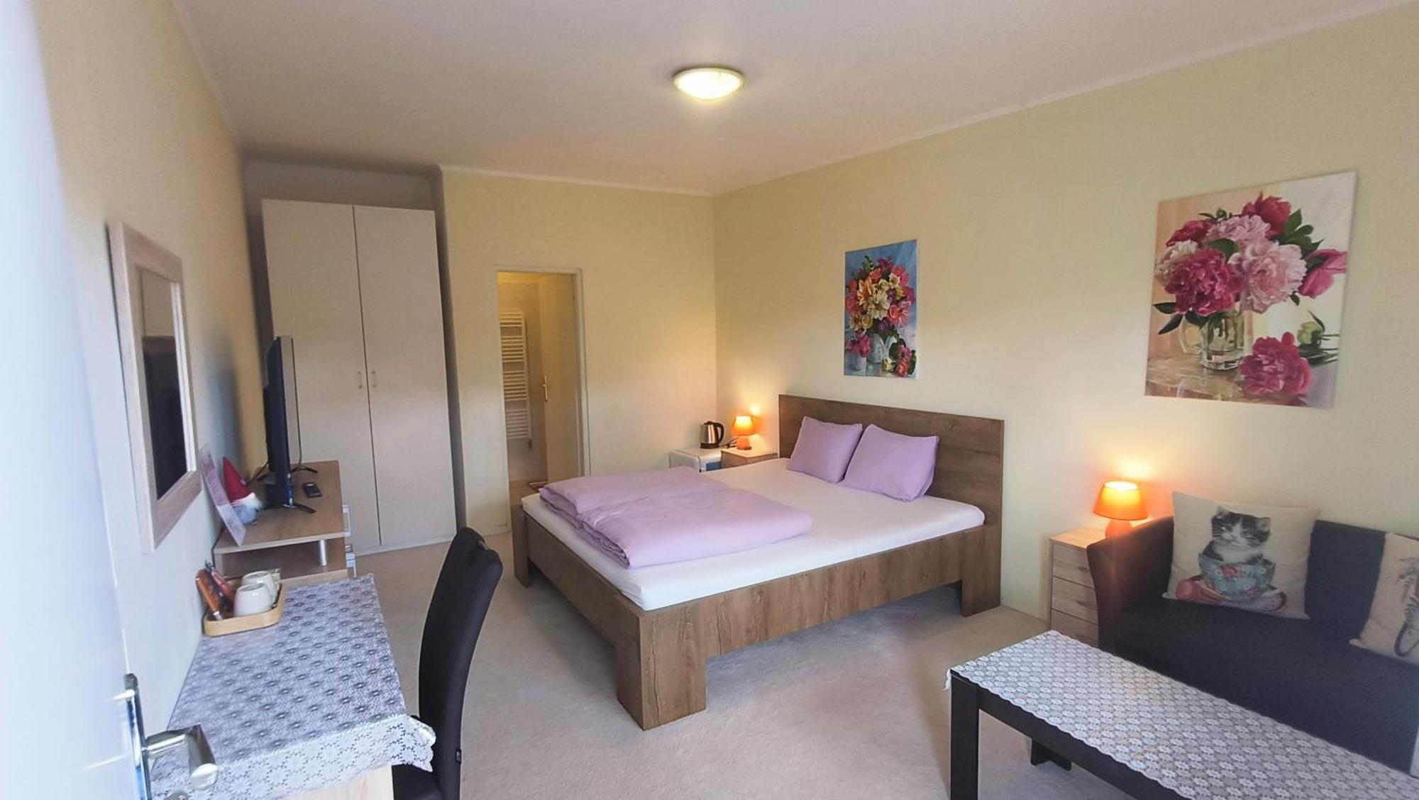 Cozy Room With Garden In براتسيلافا المظهر الخارجي الصورة